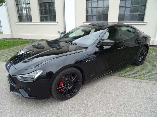 Imagine Maserati Ghibli 3.0 V6 Diesel GranSport - Top Ausstattung
