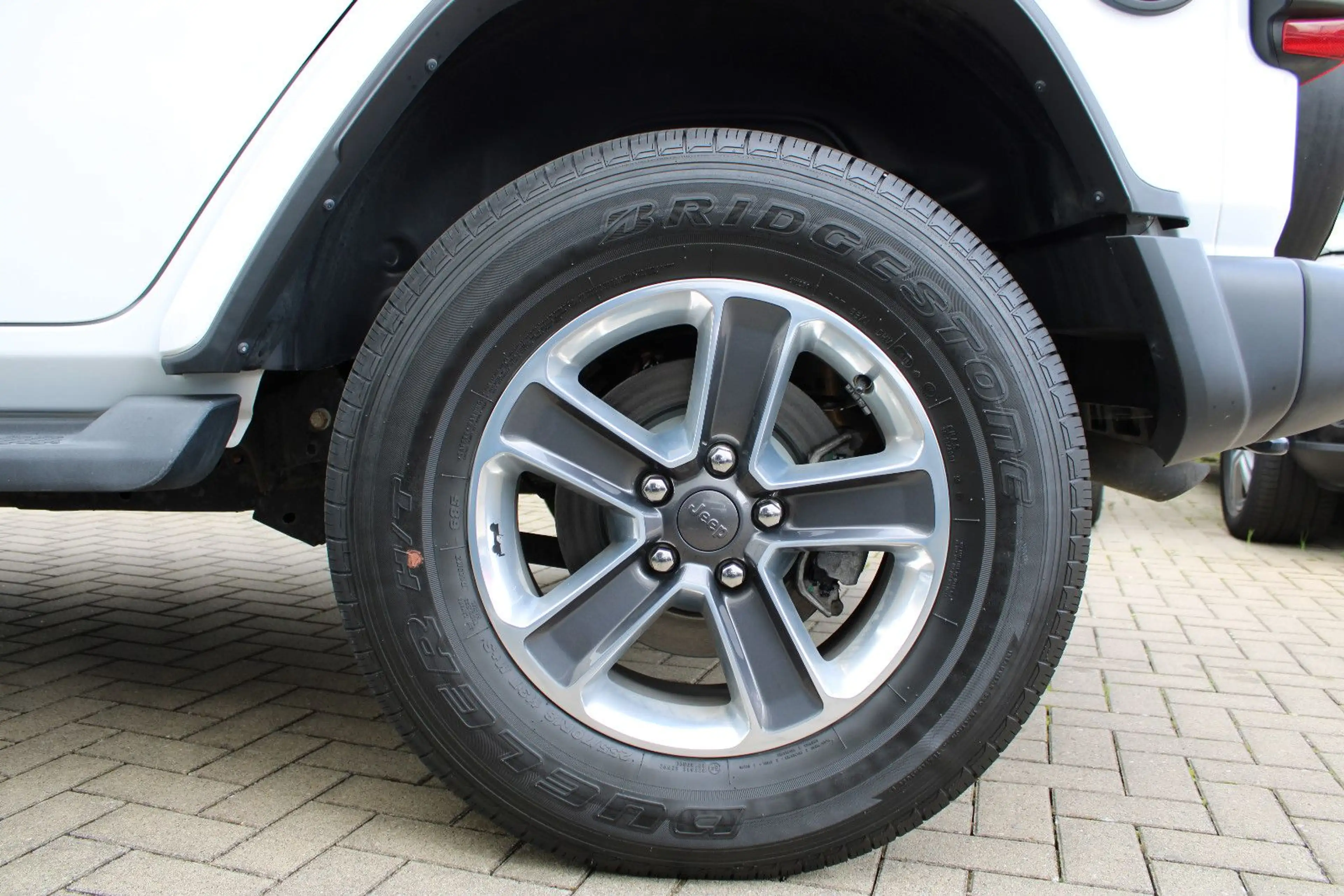 Jeep Wrangler Unlimited Sahara 2.2/Dual-Top/Automat — photo 13