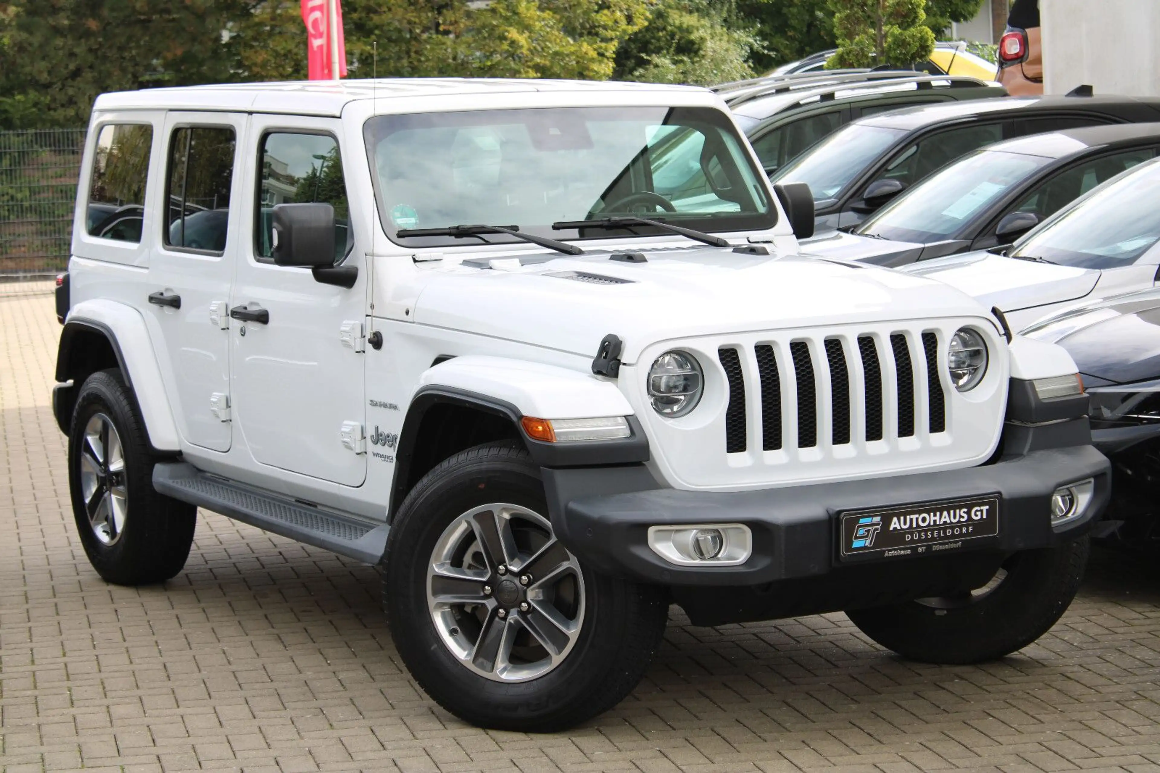 Jeep Wrangler Unlimited Sahara 2.2/Dual-Top/Automat — photo 3