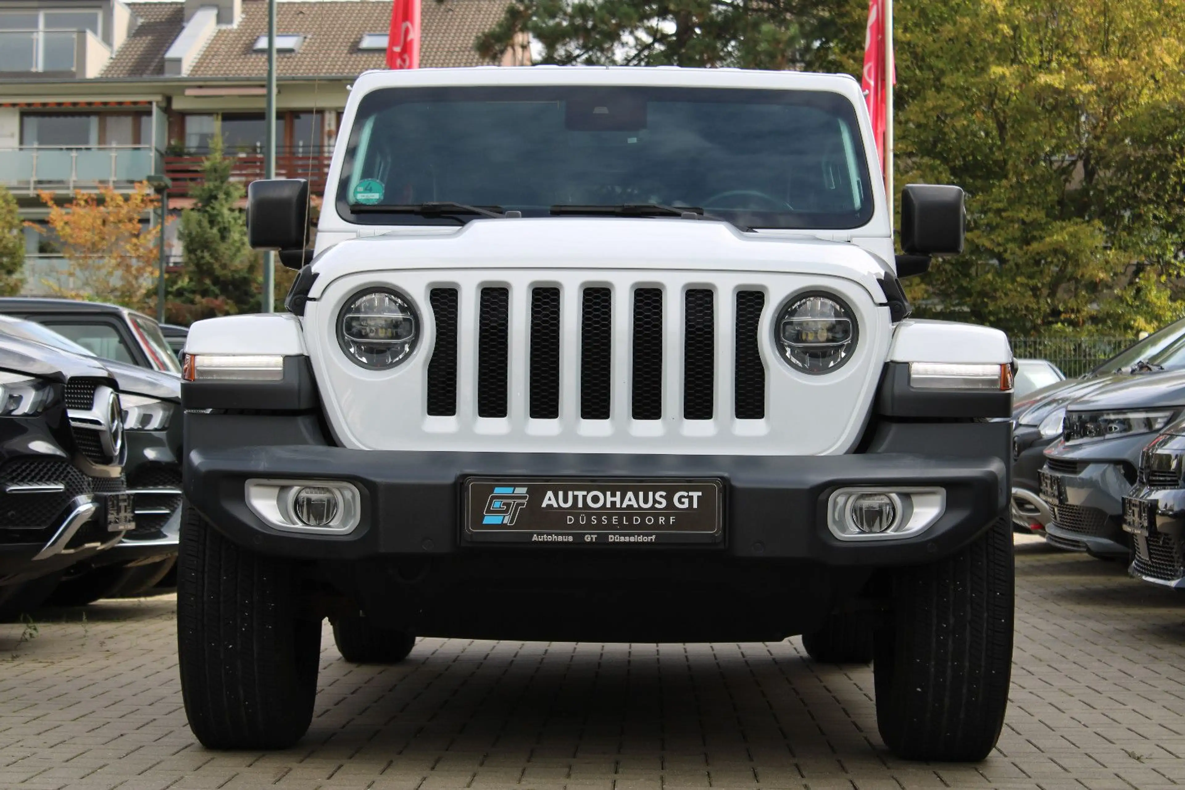 Jeep Wrangler Unlimited Sahara 2.2/Dual-Top/Automat — photo 8