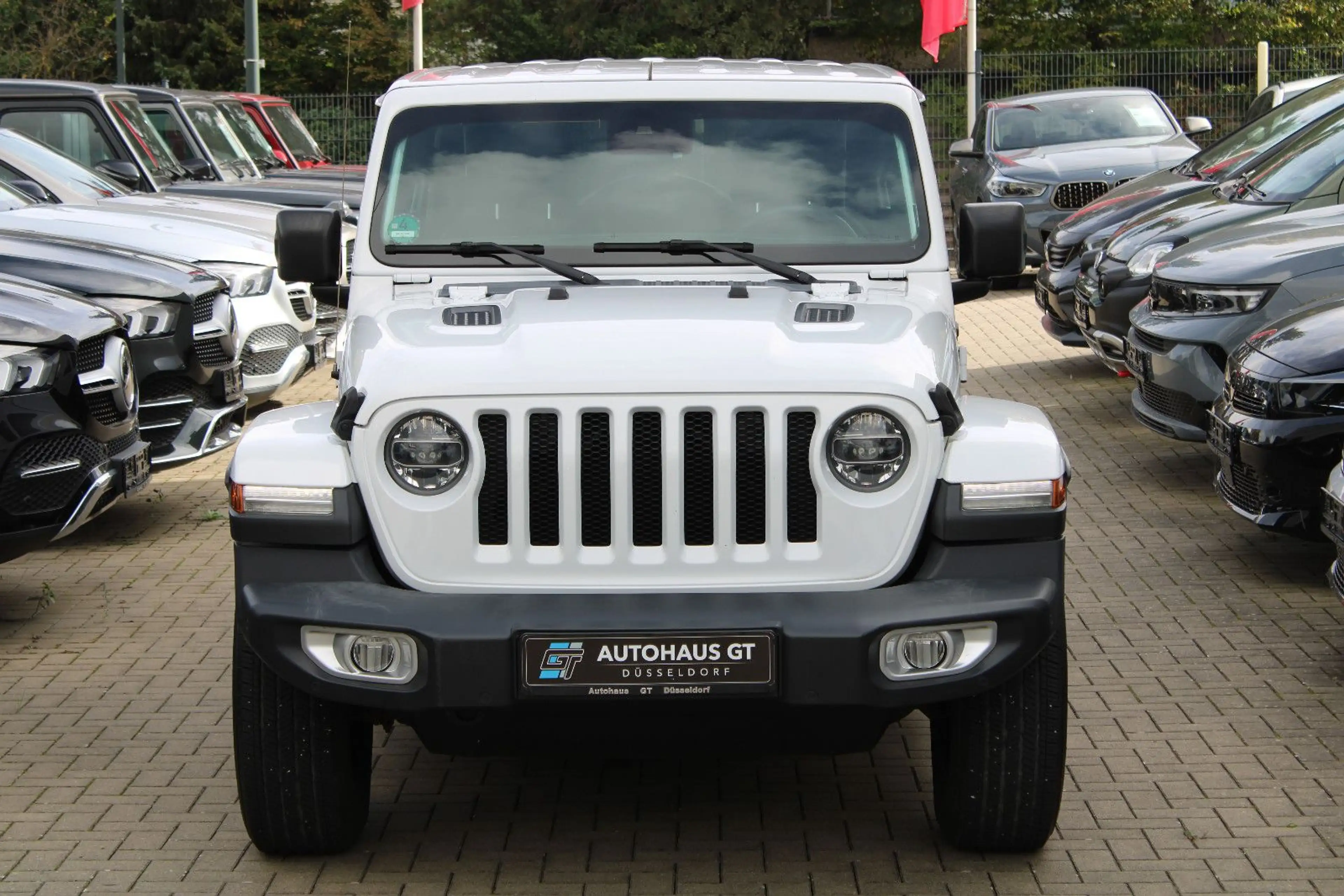 Jeep Wrangler Unlimited Sahara 2.2/Dual-Top/Automat — photo 5