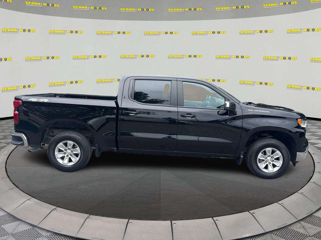 2025 Chevrolet Silverado 1500 LT — photo 1