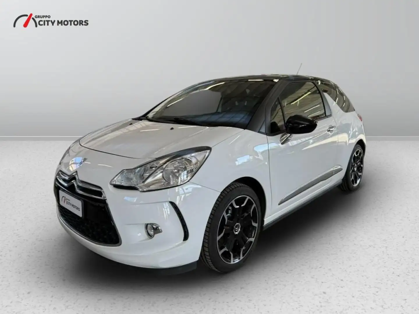 Citroen DS3 1.2 PureTech So Chic 82cv E6 Bianco - 1