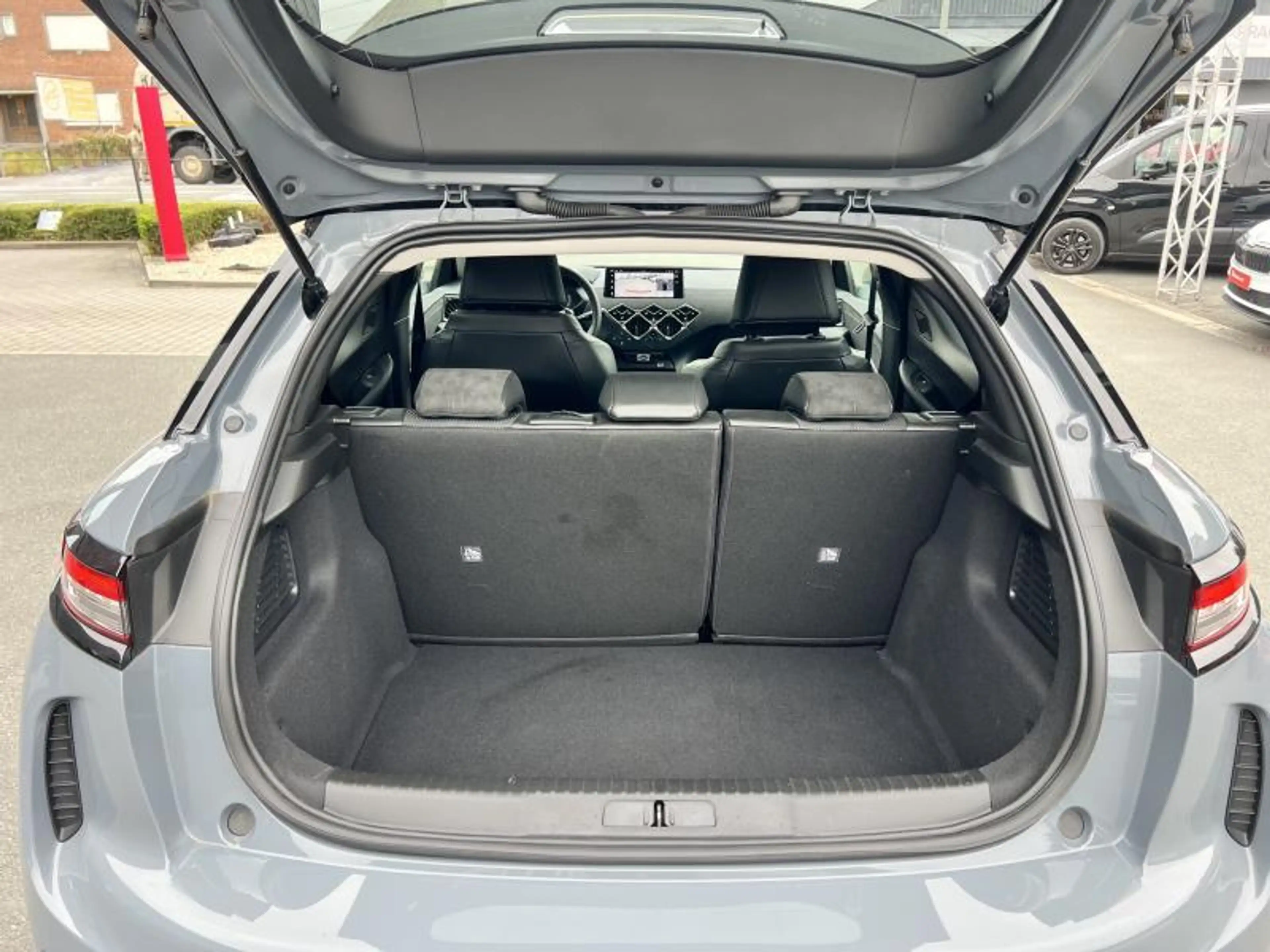 DS Automobiles DS 3 PERFORMANCE LINE HYBRID — photo 10