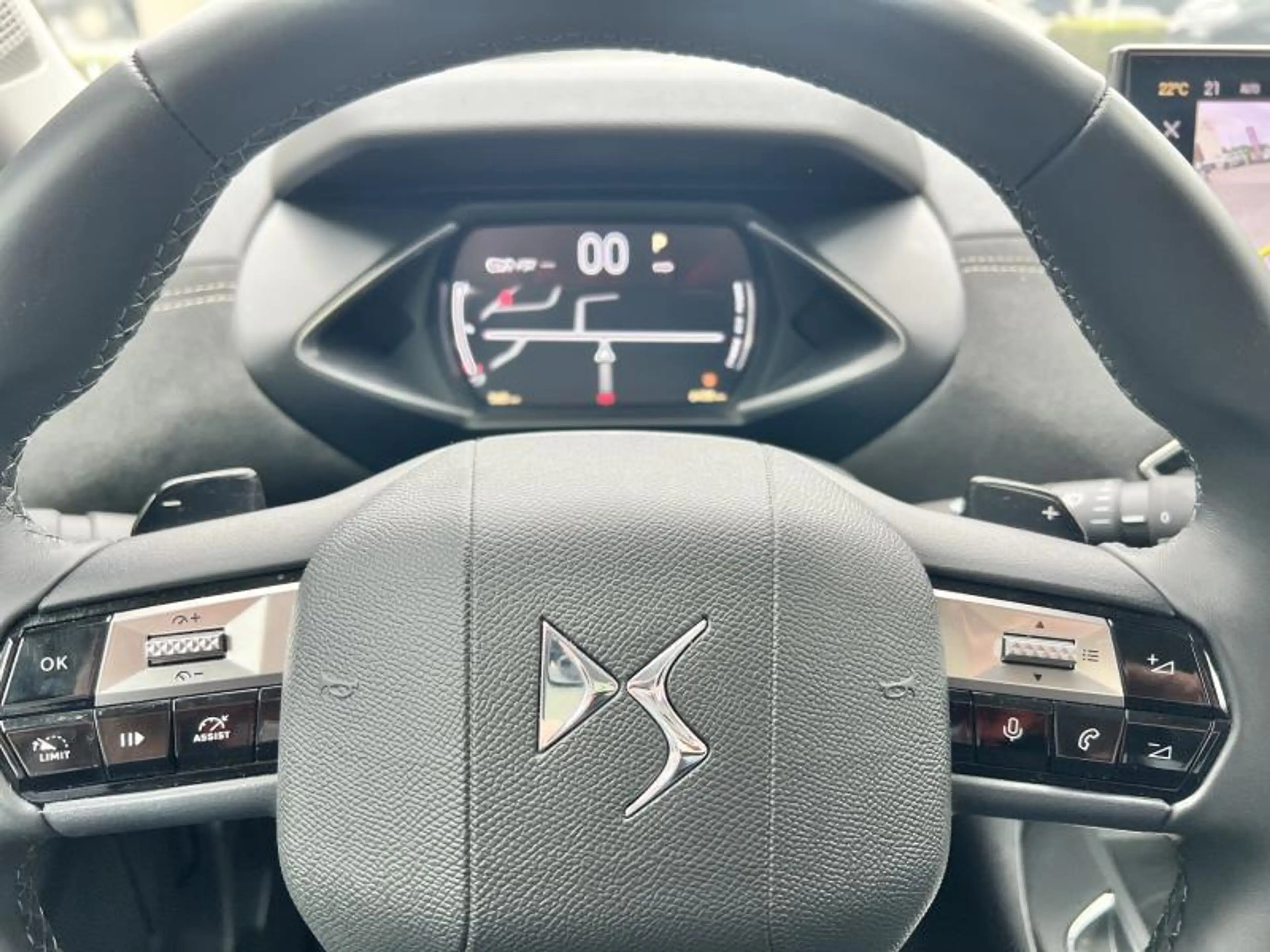 DS Automobiles DS 3 PERFORMANCE LINE HYBRID — photo 14