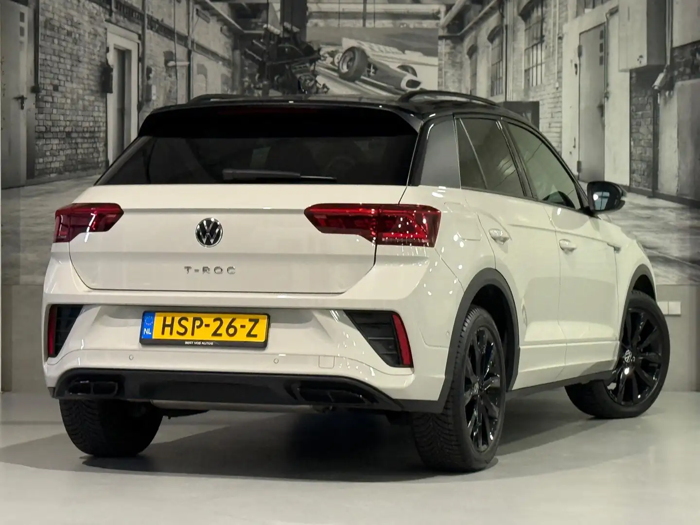 Volkswagen T-Roc 1.5 TSI R-Line Black Edition *Ascot Grey* Grijs - 2