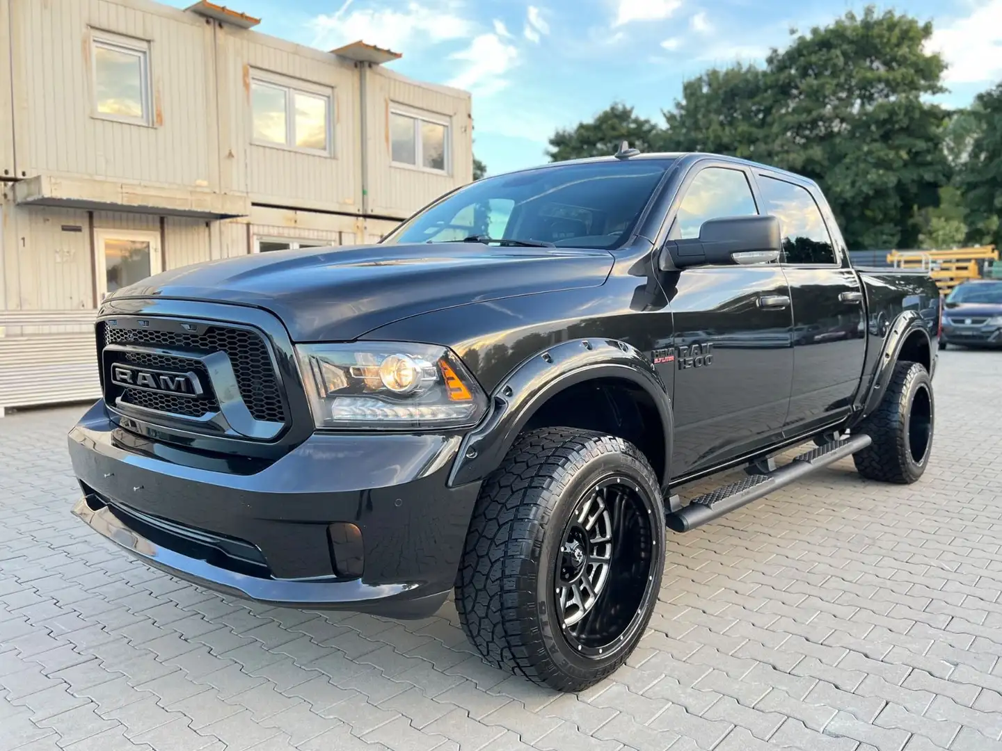 Dodge RAM 5,7 V8 4x4 LPG BlackEdi. BigFoot Tausch Mö. Schwarz - 2