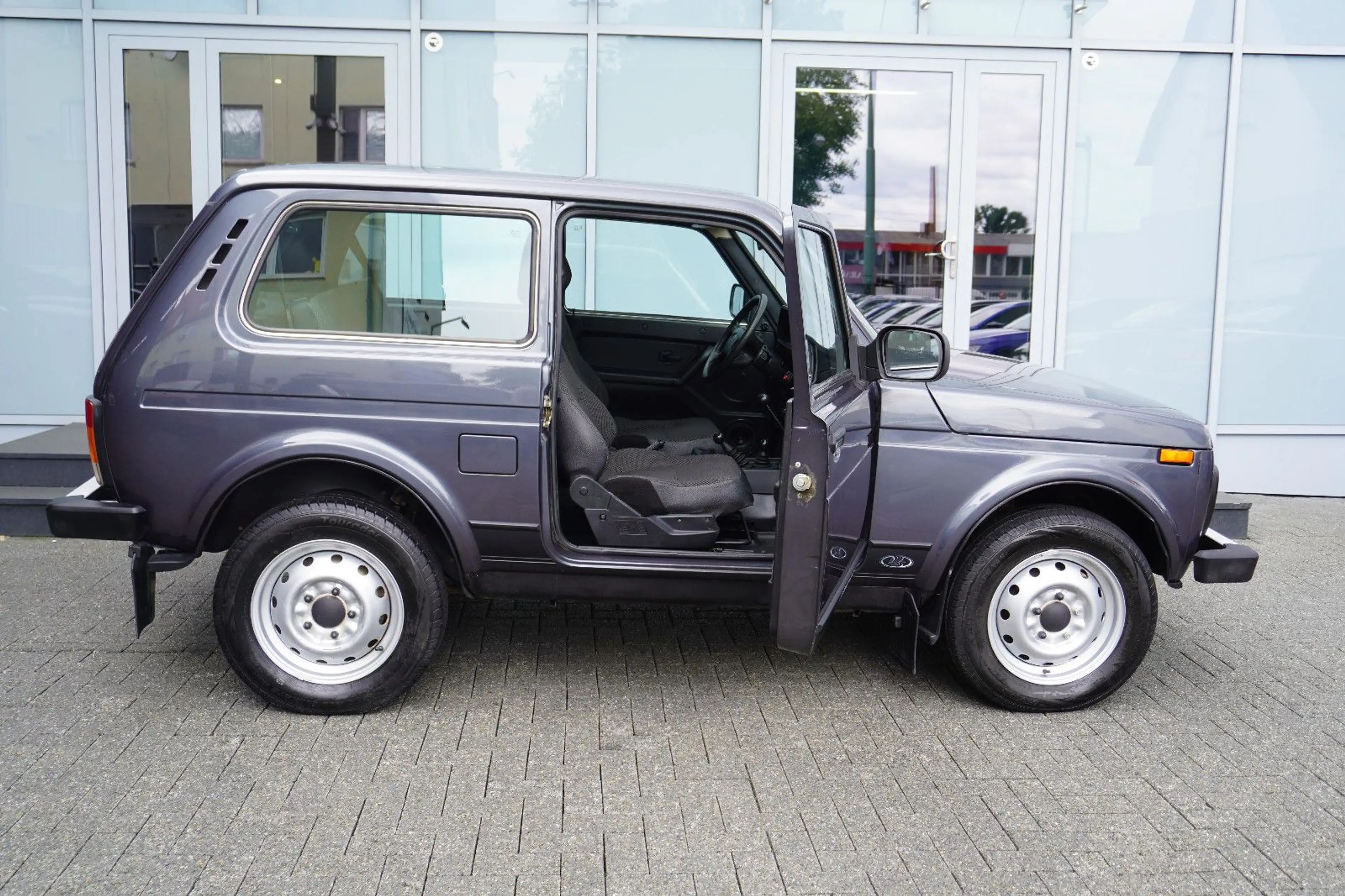 Lada Taiga Basis 4x4 aus 1.Hand — photo 9