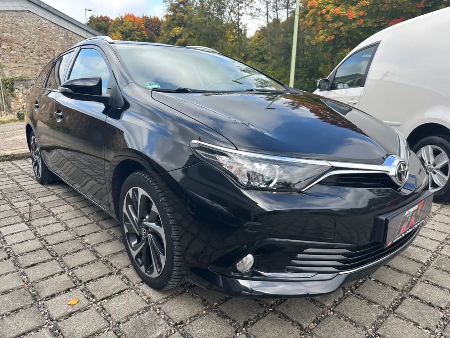 Toyota Auris Touring Sports Design Edition (AHK) Schwarz - 1