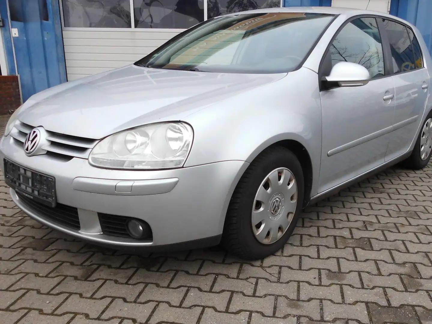 Volkswagen Golf Golf 5-Türer 1.6 FSI Automatik Tüv Fällig Silber - 2