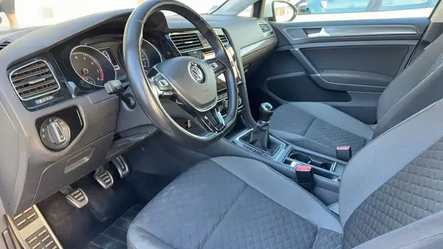Volkswagen Golf view 8