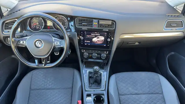 Volkswagen Golf view 11