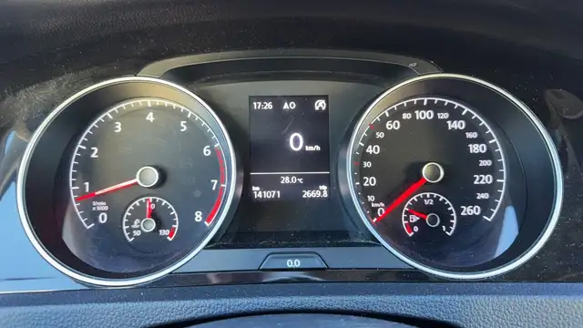 Volkswagen Golf view 12