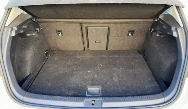 Volkswagen Golf view 14