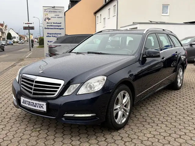 Mercedes-Benz E 200 CGI BlueEfficiency*PDC*TEILLEDER*AHK*