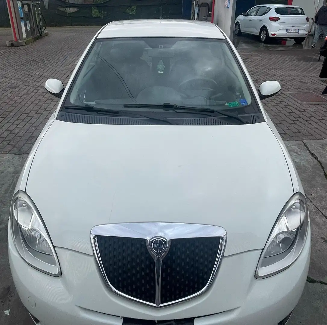 Lancia Ypsilon Bianco - 2