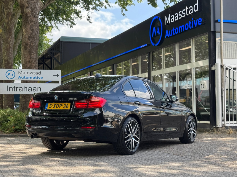 BMW 320 3-serie 320i Executive Automaat NL auto Black on B — photo 2