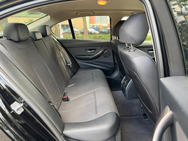 BMW 320 3-serie 320i Executive Automaat NL auto Black on B — photo 43