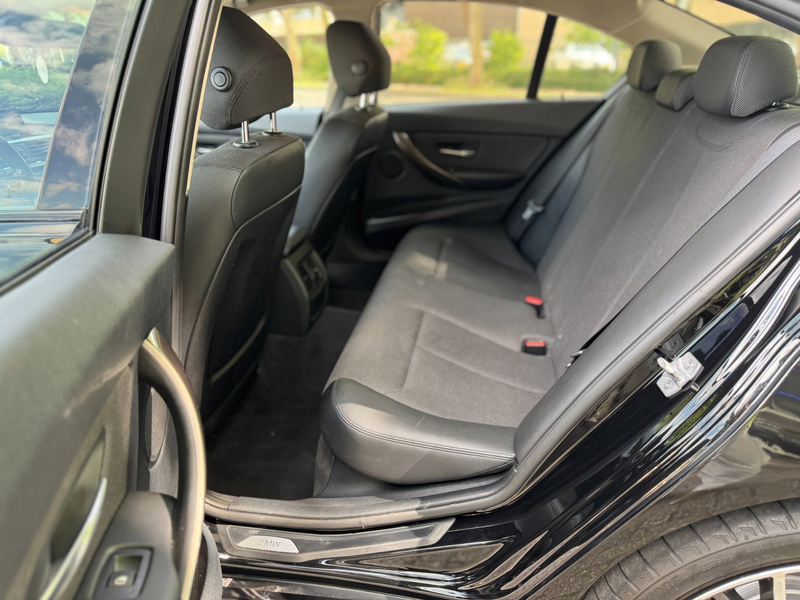 BMW 320 3-serie 320i Executive Automaat NL auto Black on B — photo 42