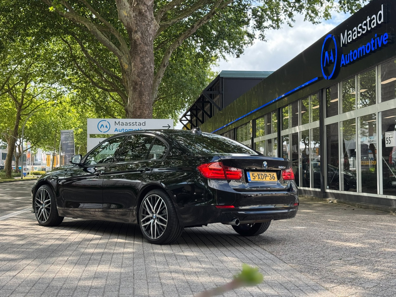 BMW 320 3-serie 320i Executive Automaat NL auto Black on B — photo 16