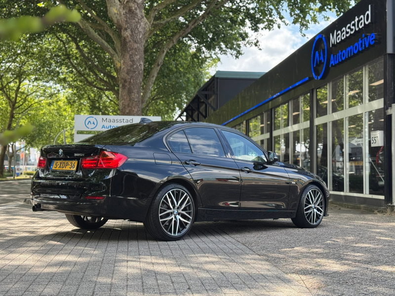 BMW 320 3-serie 320i Executive Automaat NL auto Black on B — photo 19