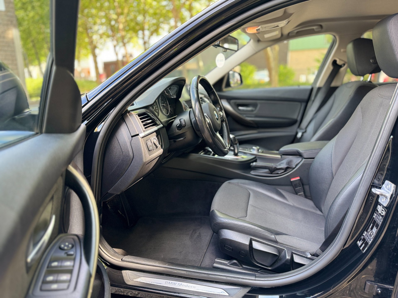 BMW 320 3-serie 320i Executive Automaat NL auto Black on B — photo 33