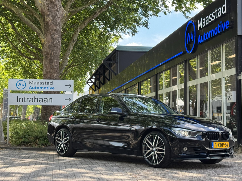 BMW 320 3-serie 320i Executive Automaat NL auto Black on B — photo 26