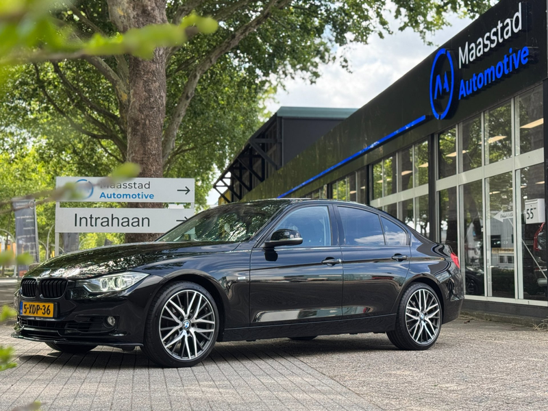 BMW 320 3-serie 320i Executive Automaat NL auto Black on B — photo 12