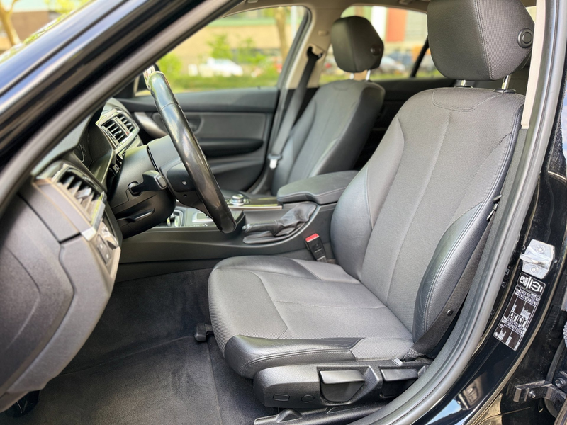 BMW 320 3-serie 320i Executive Automaat NL auto Black on B — photo 36