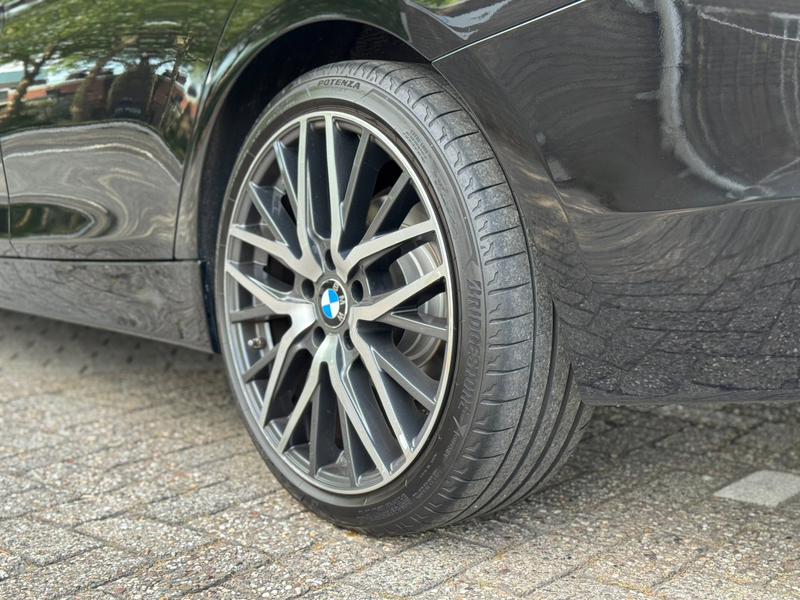 BMW 320 3-serie 320i Executive Automaat NL auto Black on B — photo 32