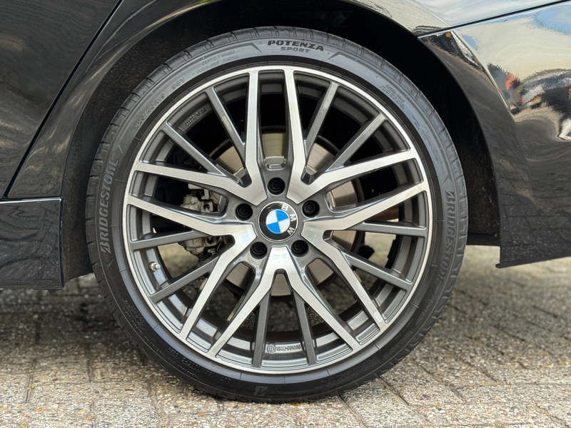 BMW 320 3-serie 320i Executive Automaat NL auto Black on B — photo 31