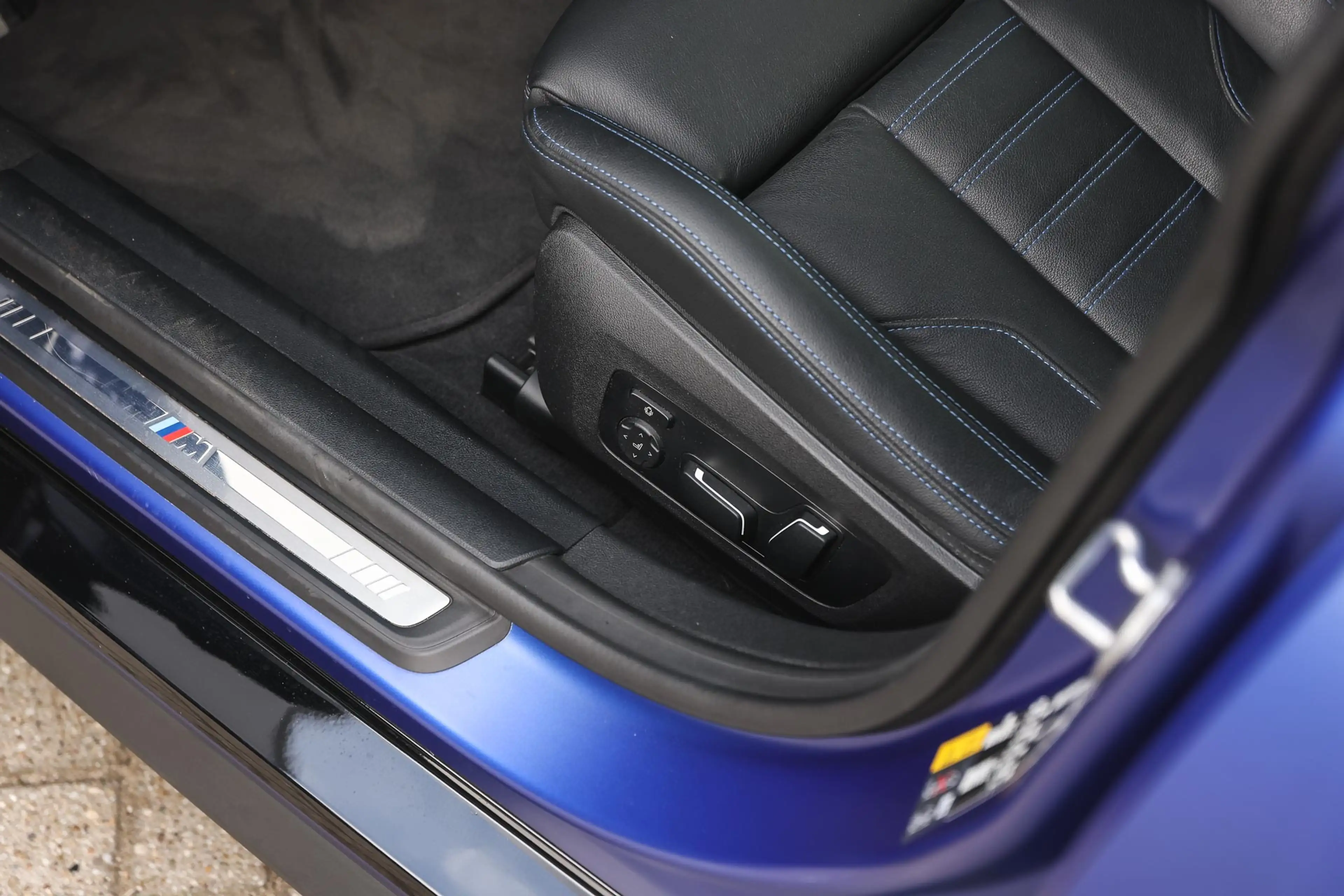 BMW i4 M50 M Sport / Trekhaak / Schuif-Kanteldak / M Spor — photo 12