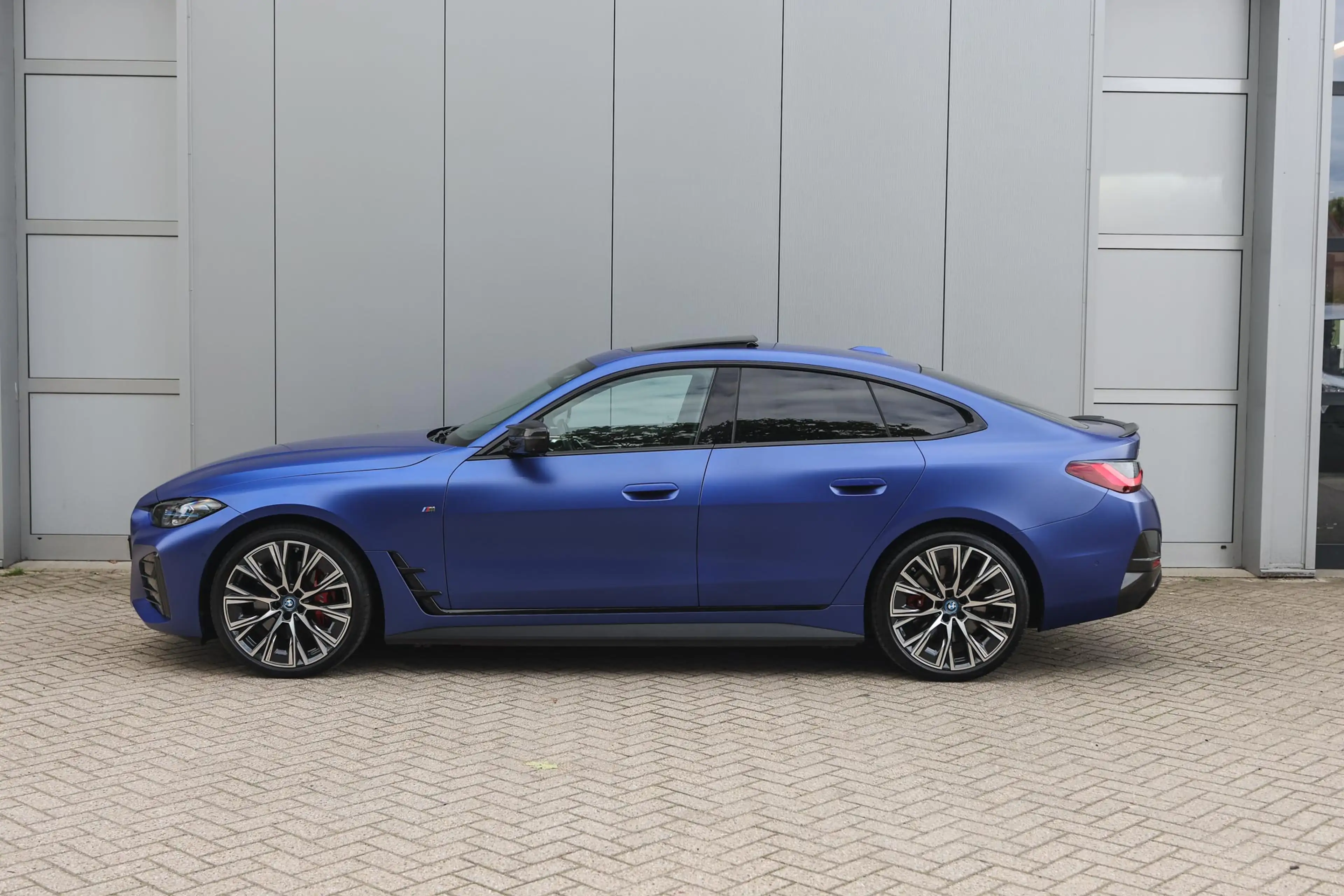 BMW i4 M50 M Sport / Trekhaak / Schuif-Kanteldak / M Spor — photo 8