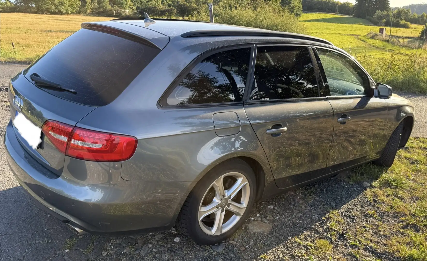 Audi A4 Ambition Grau - 2