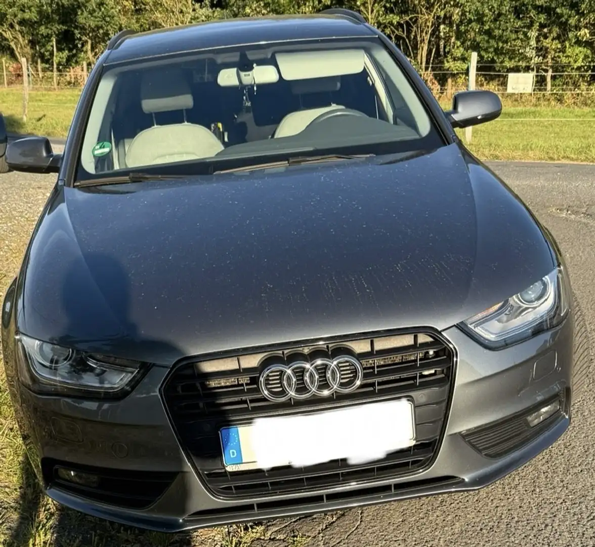 Audi A4 Ambition Grau - 1