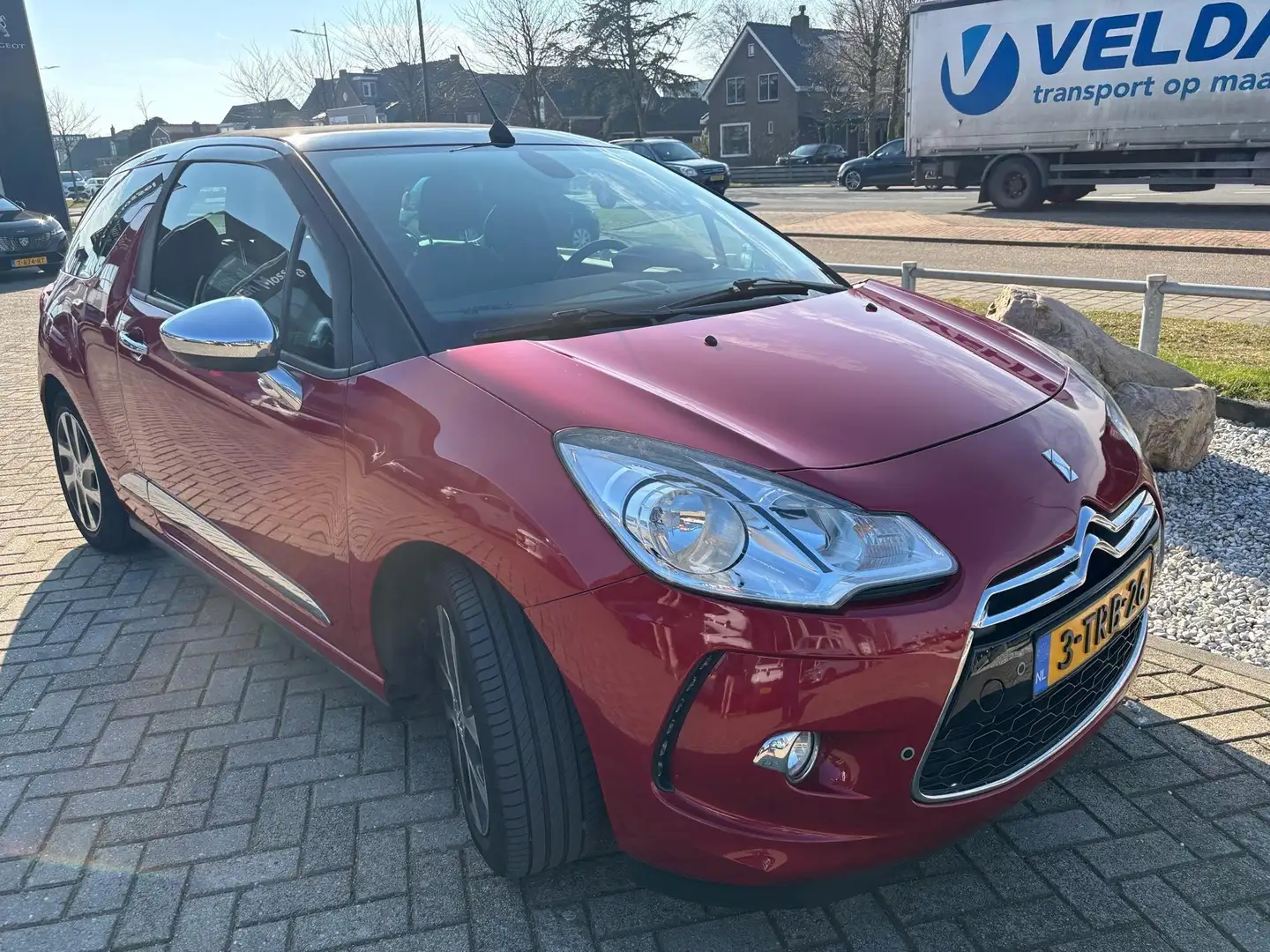 Citroen DS3 Cabrio 1.2 VTi So Chic Rosso - 2