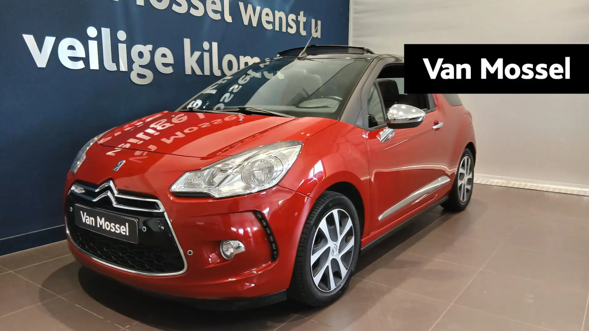 Citroen DS3 Cabrio 1.2 VTi So Chic Rood - 1