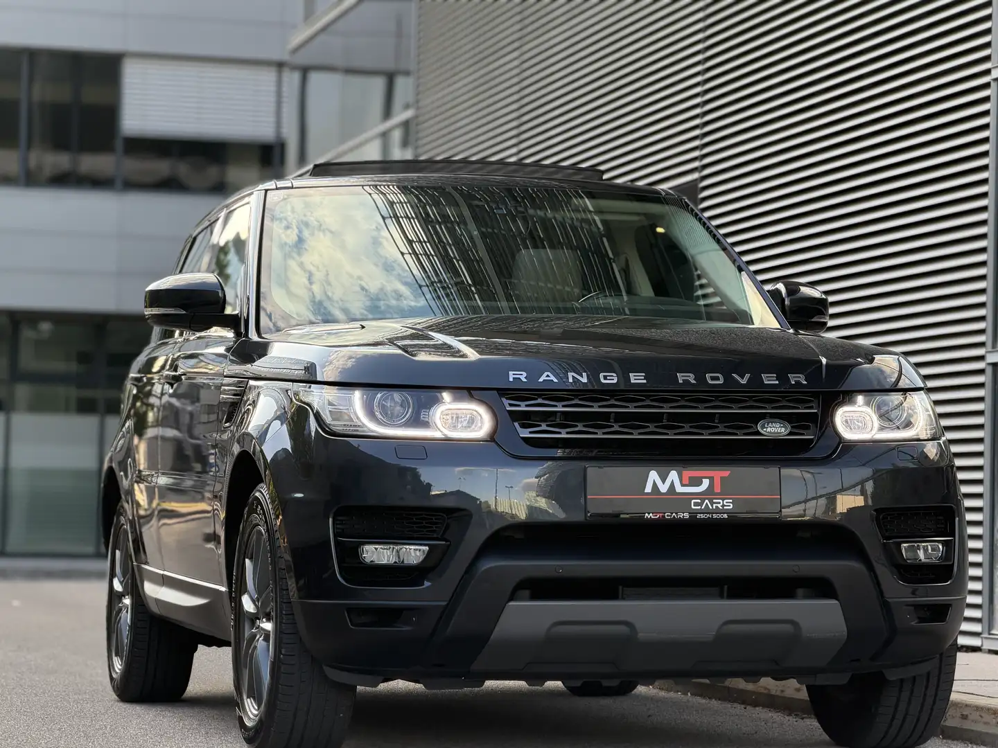 Land Rover Range Rover Sport 2,0D SE AUT.|1BESITZ|KEYLESS|PANO|ACC|MEMORY|CAM Grau - 2
