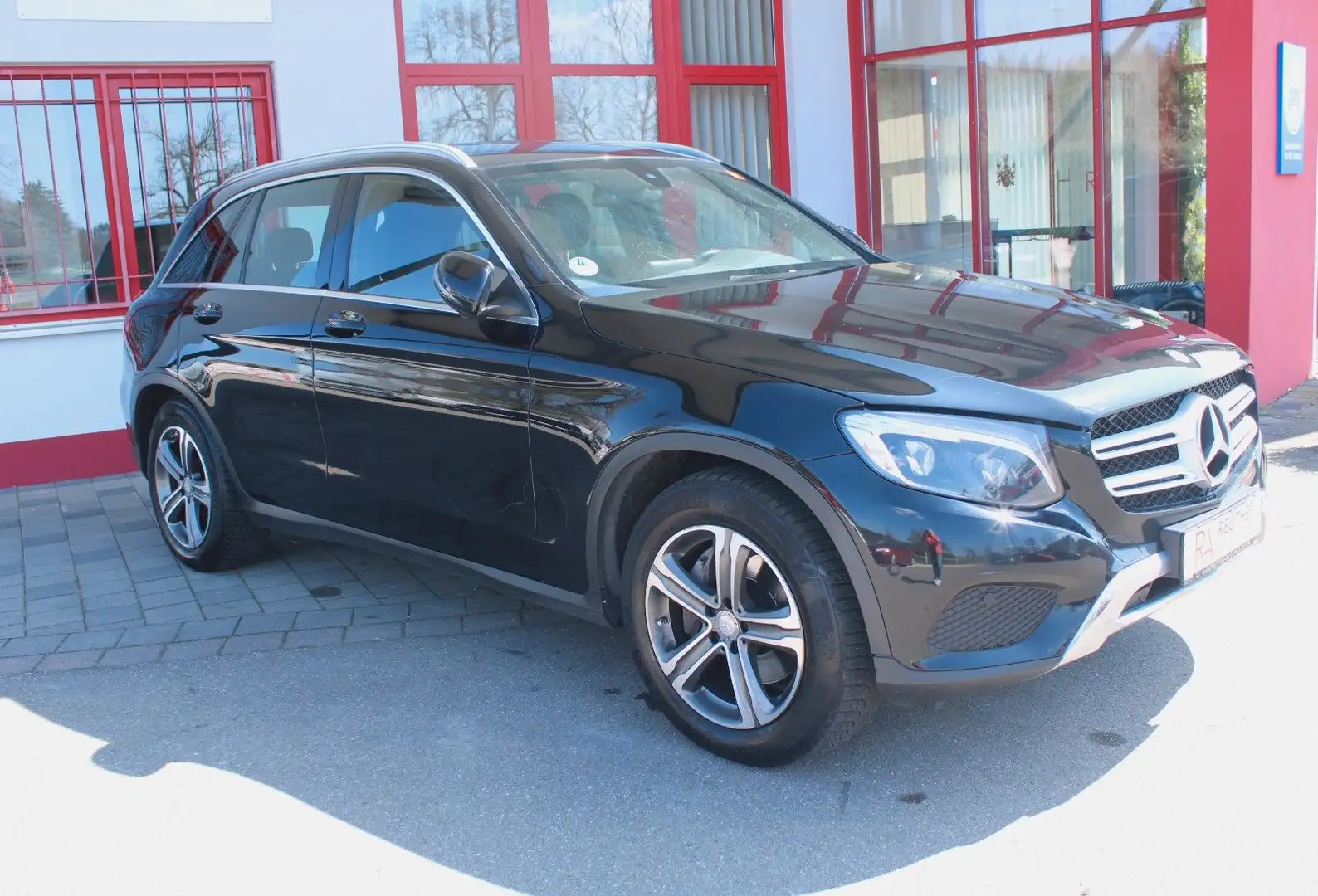 Mercedes-Benz GLC 220 d 4Matic*LEDER*LED*OFF-ROAD-STYLING*AHK Noir - 2
