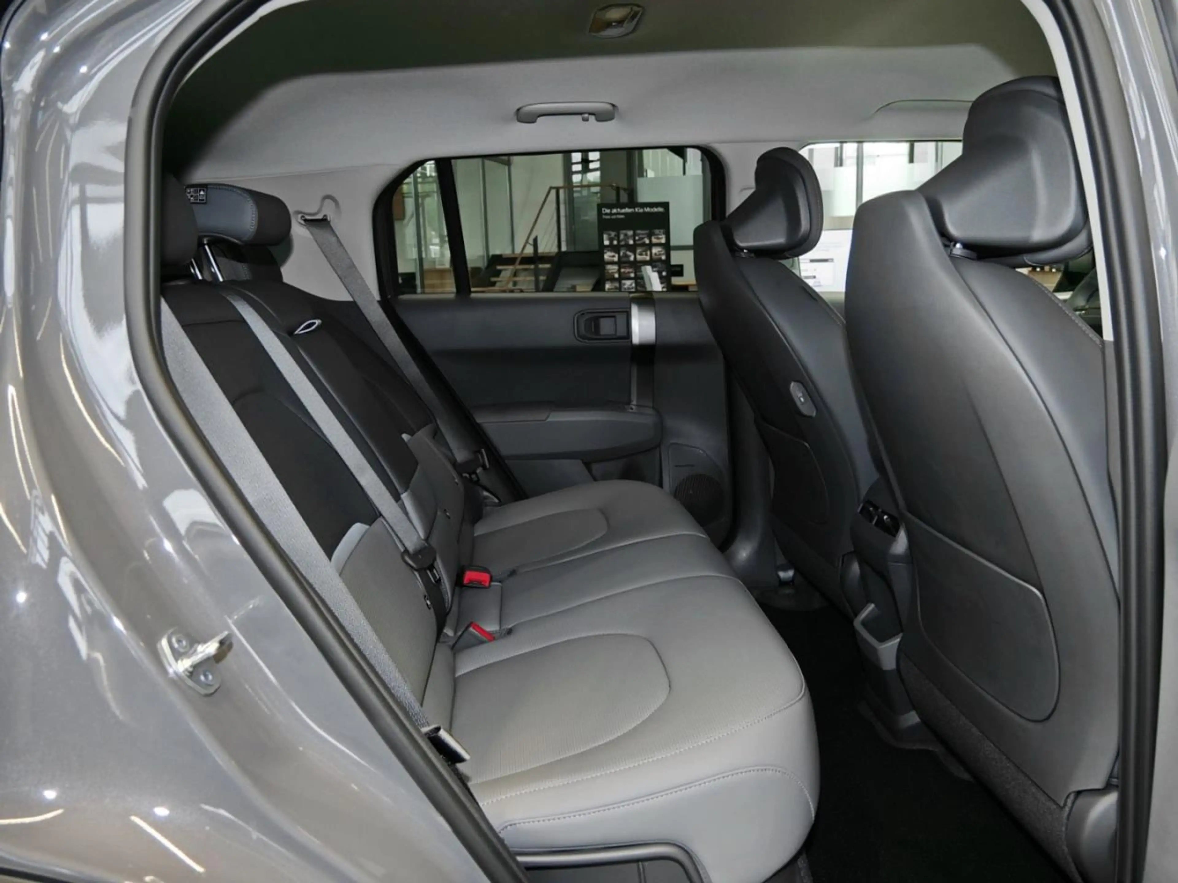 Kia EV3 81,4 kWh Earth Wärmepumpe Sound-P Ambiente — photo 11