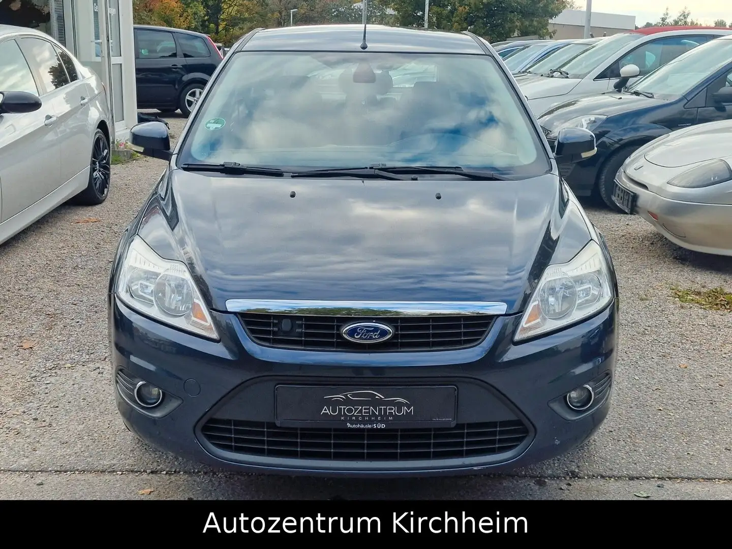 Ford Focus Lim. Style Grau - 2