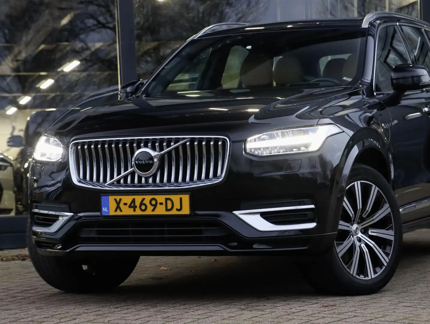 Volvo XC90 T8 Twin Engine AWD Inscription Panoramadak Trekhaa Schwarz - 2