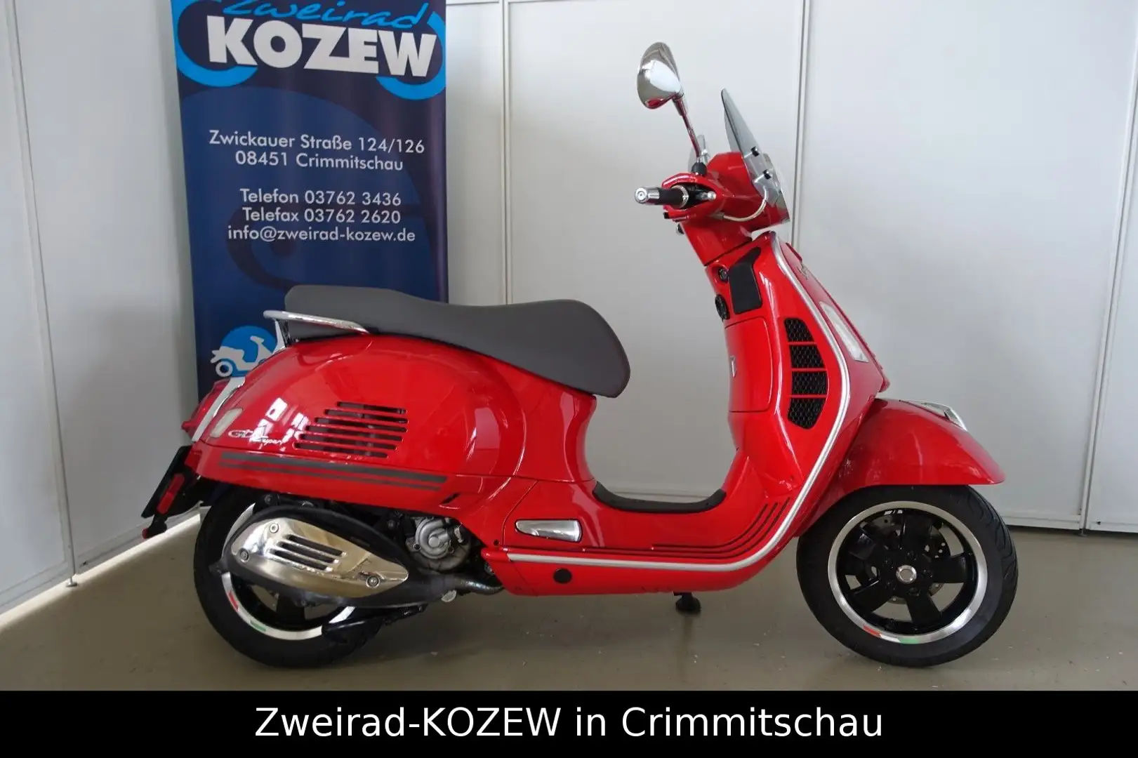 Vespa GTS 300 hpe Super Rojo - 1