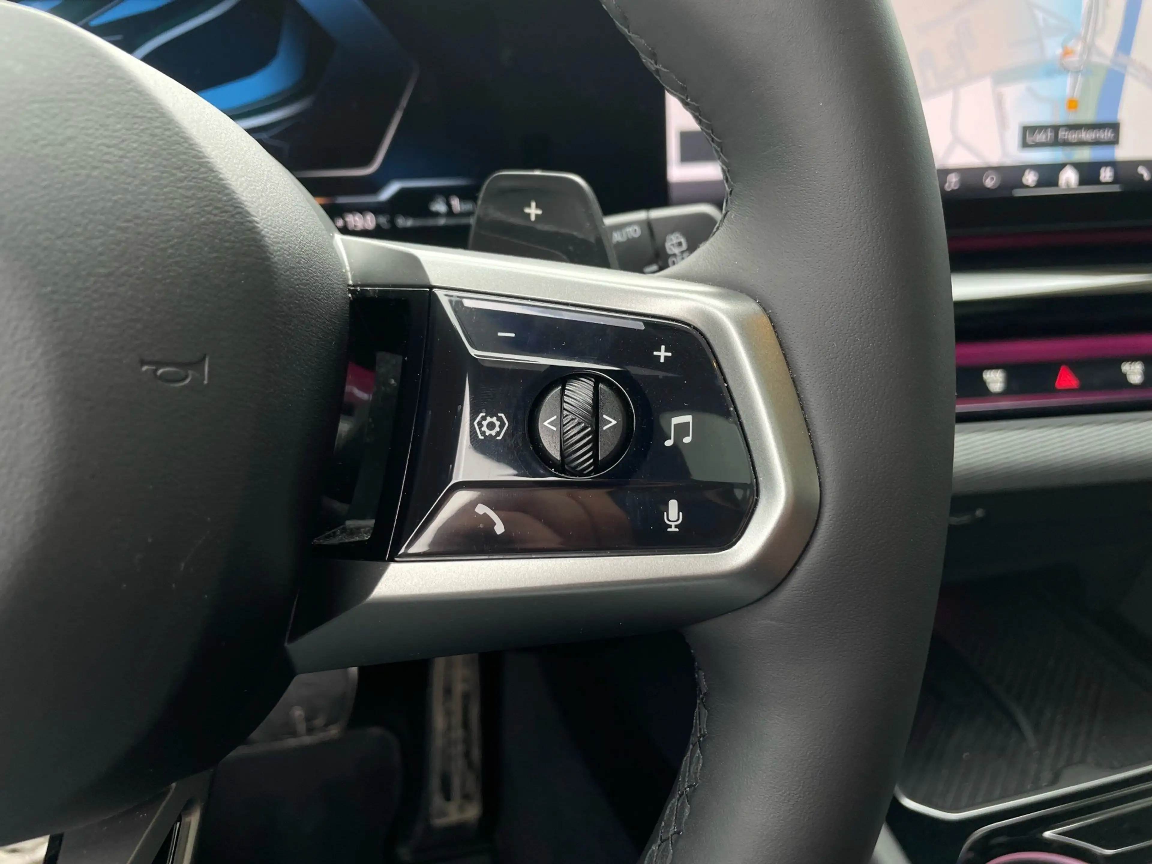BMW 550 e xDrive Tour M Sport Pro || AHK ACC 360 Pano Sitz — photo 15