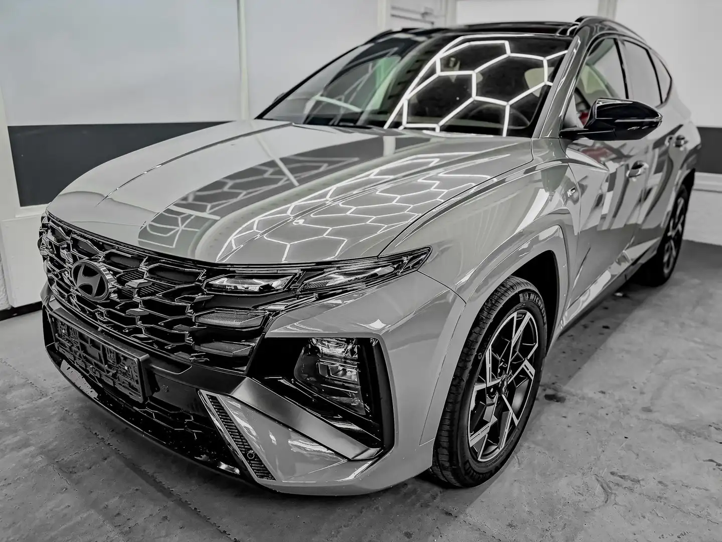 Hyundai TUCSON Premium AUT N-LINE PANO NAVI EL.HECKKLAPPE RFK ... Grau - 1