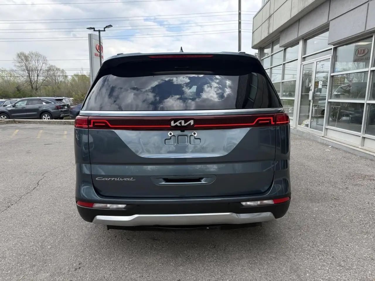 Kia Carnival снимка Kia Carnival