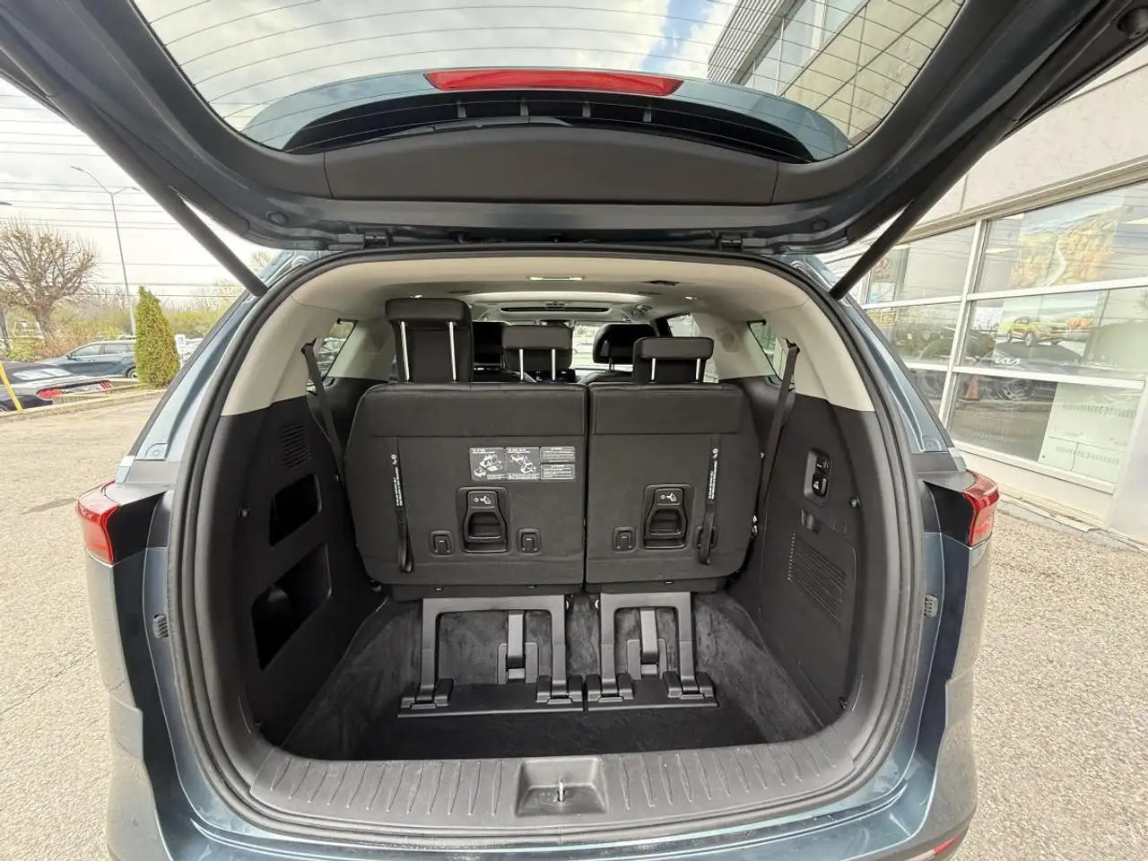 Kia Carnival снимка Kia Carnival