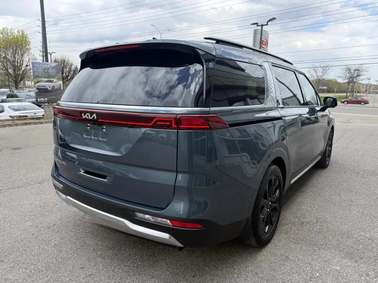 Kia Carnival снимка Kia Carnival
