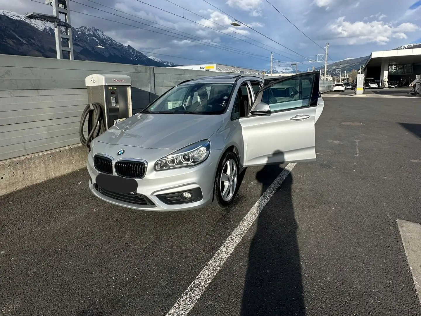 BMW 220 220d Gran Tourer Sport Line Aut. Grijs - 2