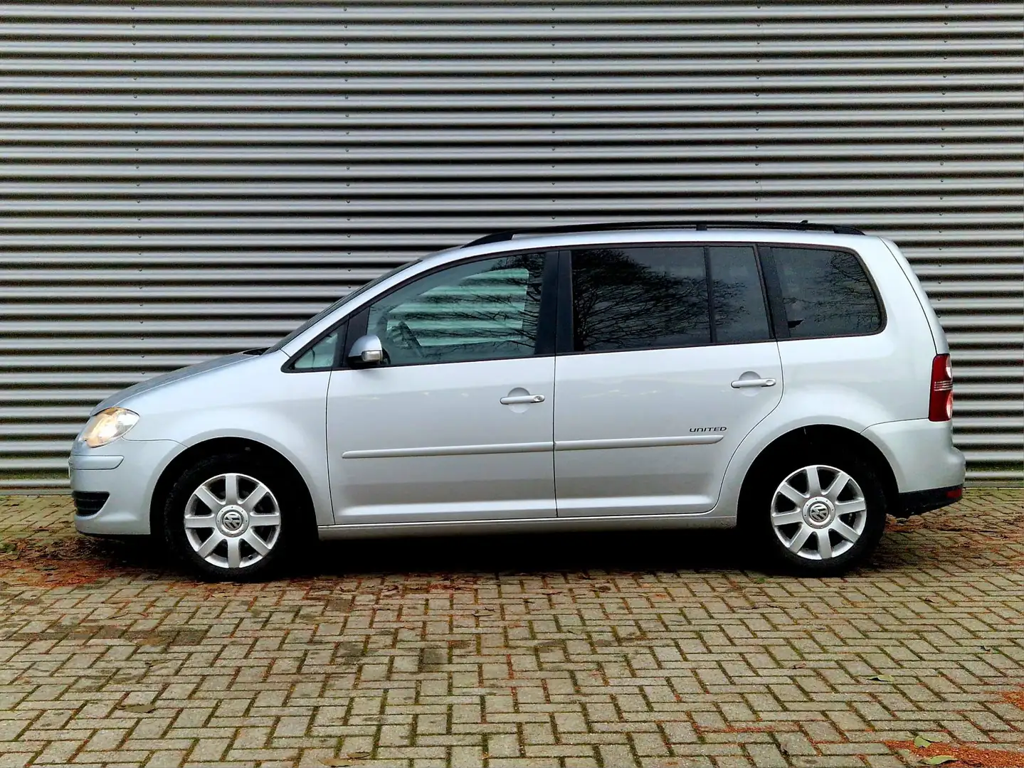 Volkswagen Touran 1.4 TSI Trendline Grijs - 2